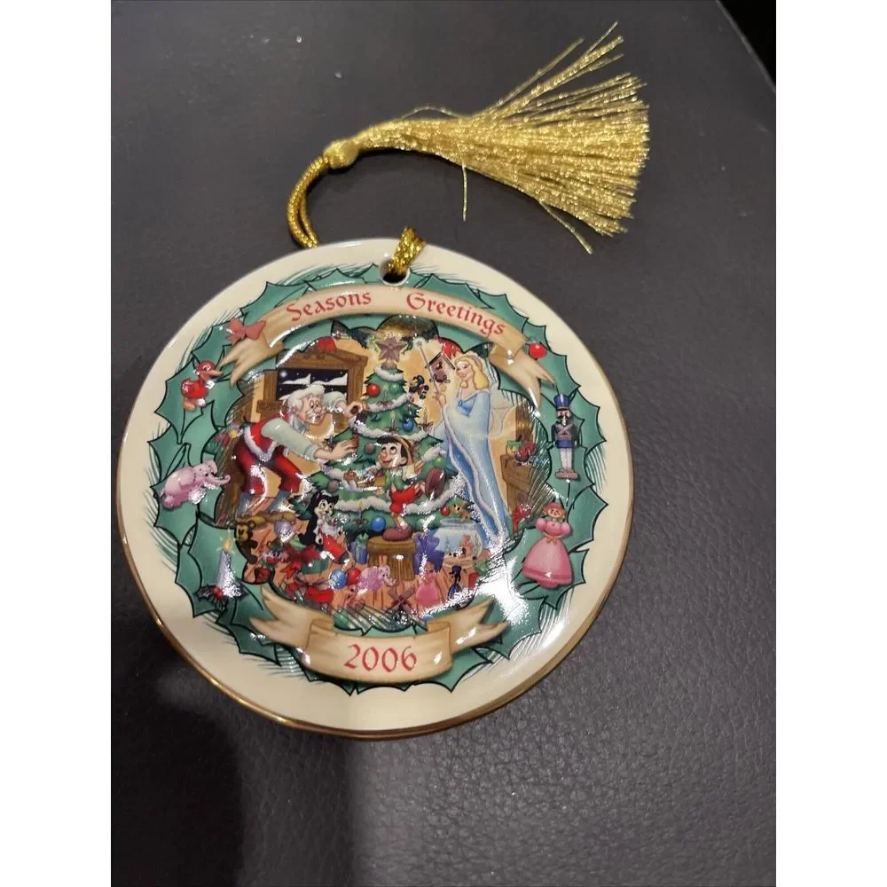 Walt‎ Disney World Seasons Greetings 2006 Pinocchio Ornament Holiday/Christmas